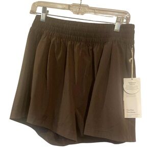 NWT Vuori villa short JAVA Size: M